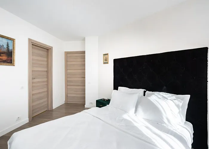 Arcadia Center New Build * Bukurešť