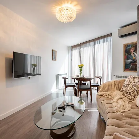 Arcadia Center New Build Apartment Bucharest