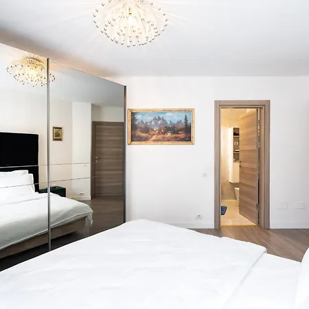 Arcadia Center New Build * Bükreş